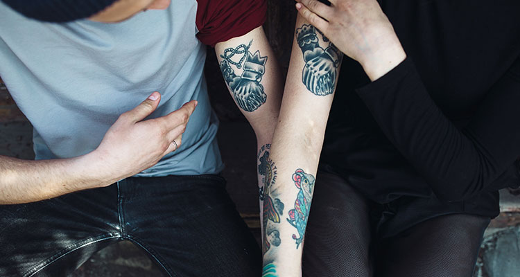 Можно ли  сделать татуировку безболезненно: самые уязвимые места на теле